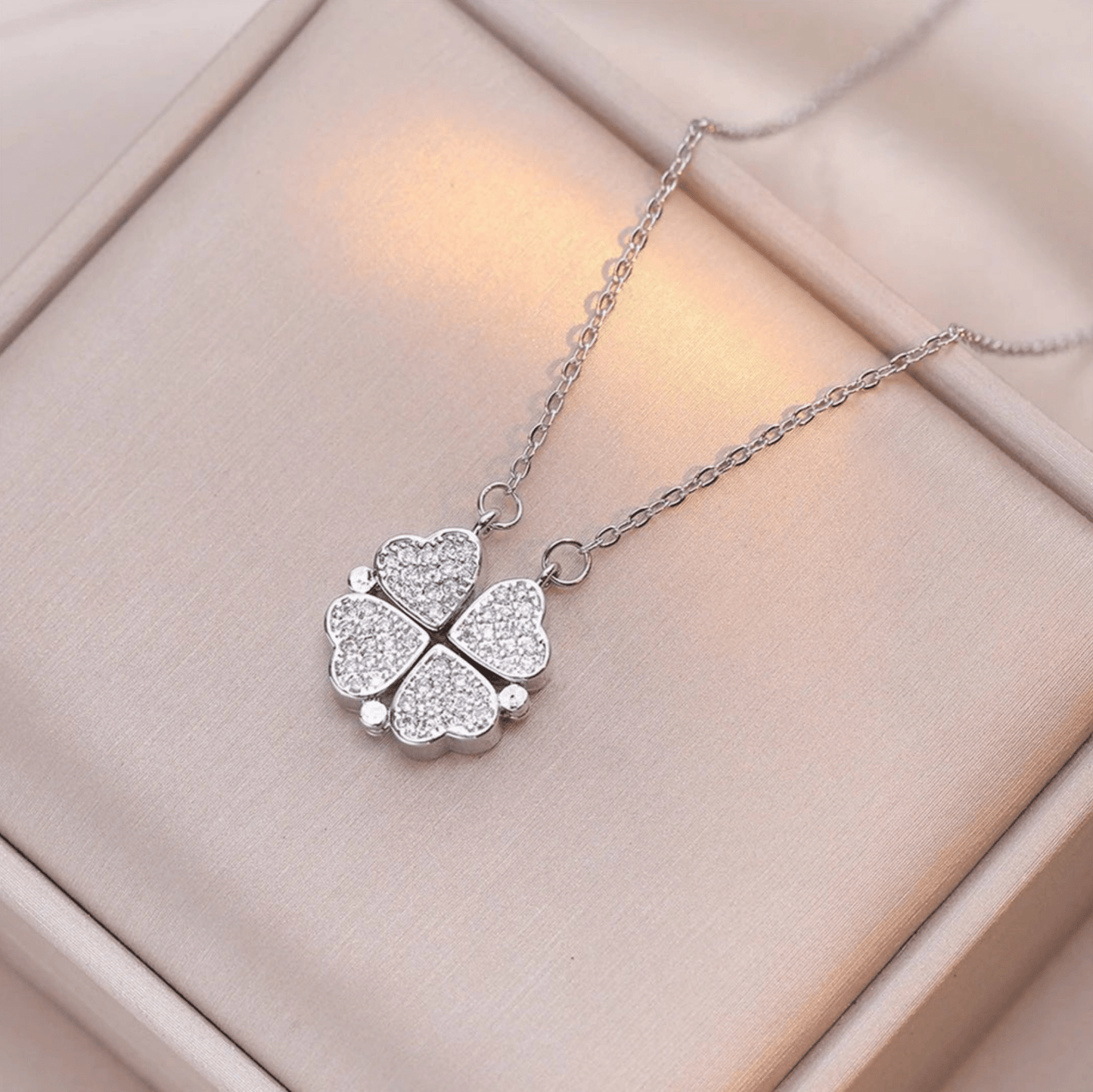 Collar Trébol de Corazones Brillante - Lucky Heart